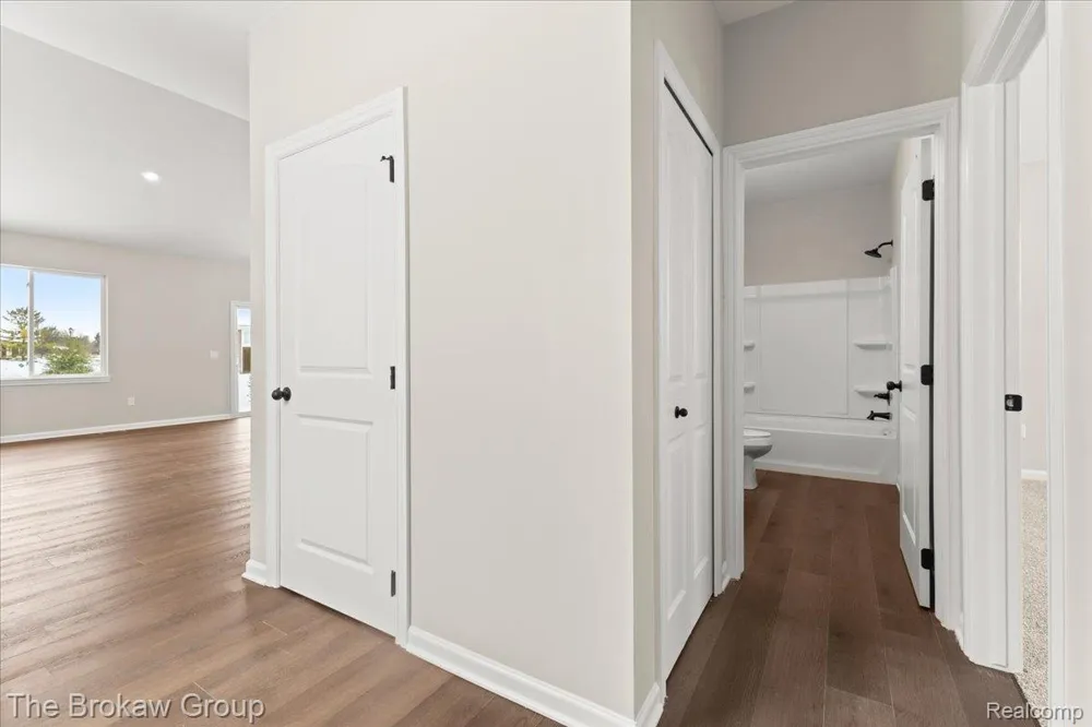 1435 Luxington Drive Lapeer City, MI 48446