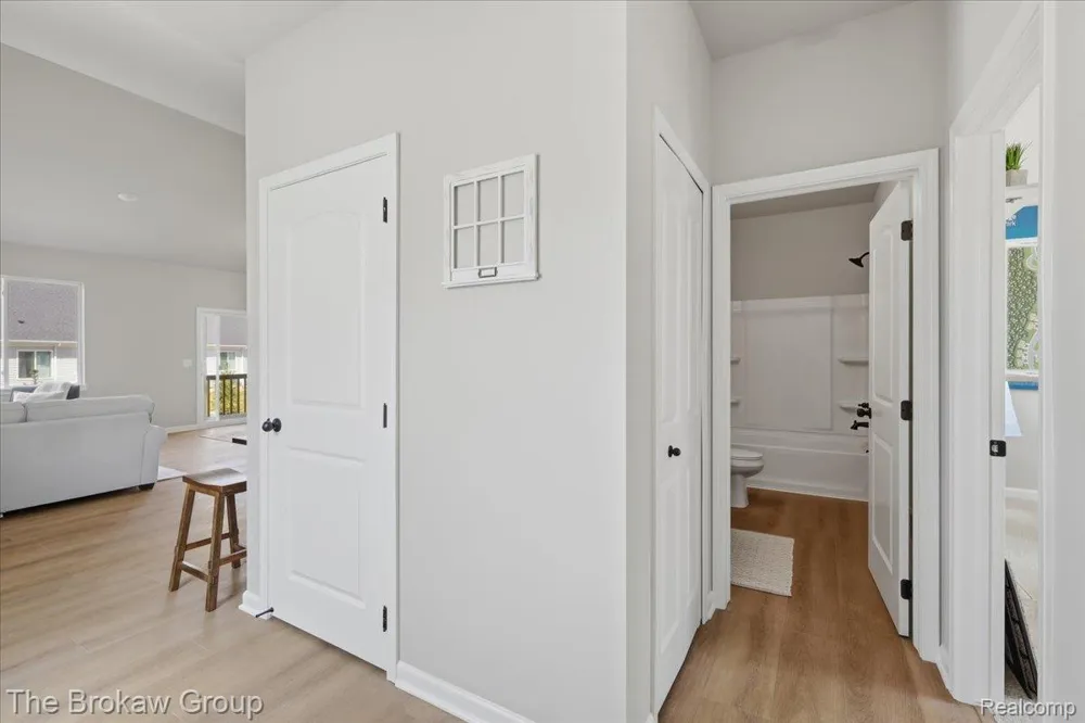 1435 Luxington Drive Lapeer City, MI 48446