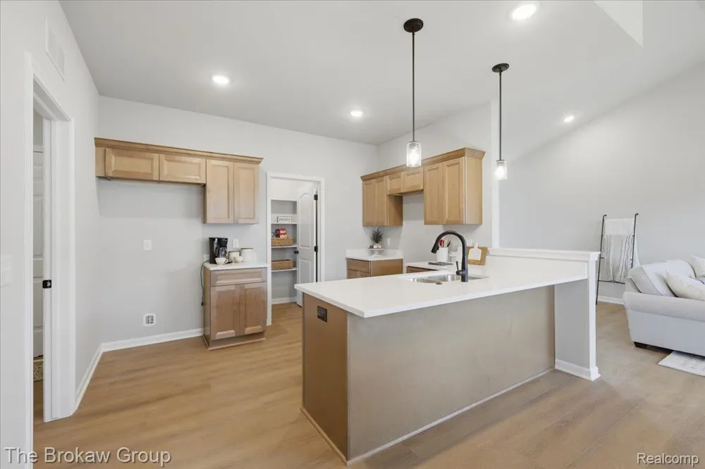 1435 Luxington Drive Lapeer City, MI 48446