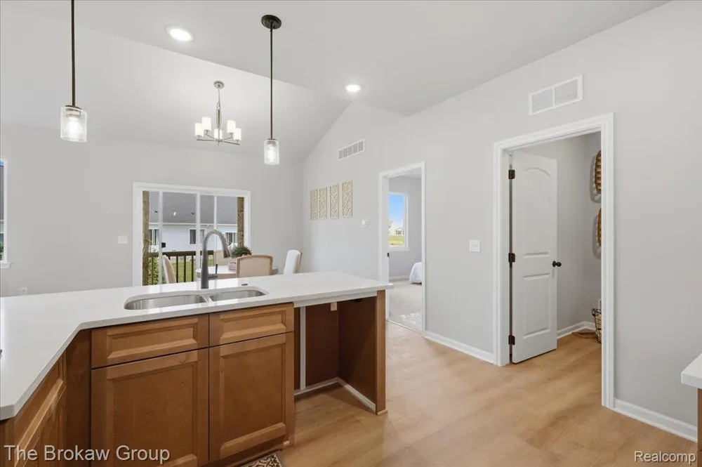1435 Luxington Drive Lapeer City, MI 48446