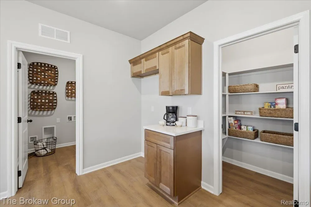 1435 Luxington Drive Lapeer City, MI 48446