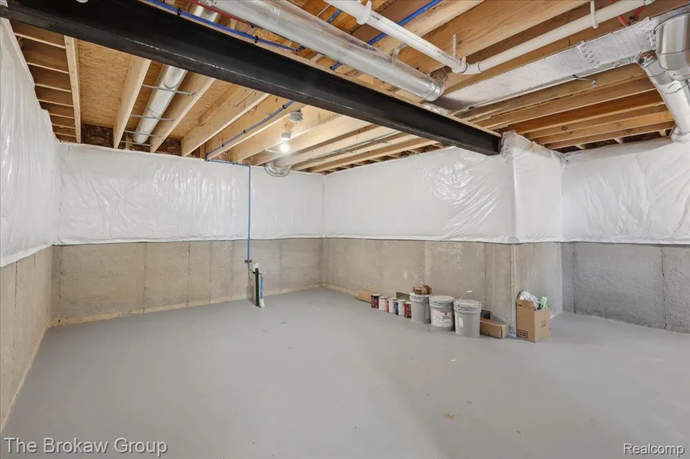 1435 Luxington Drive Lapeer City, MI 48446