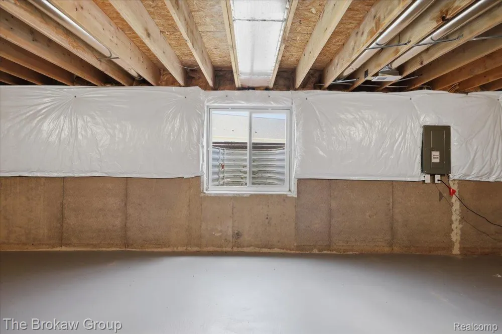 1435 Luxington Drive Lapeer City, MI 48446