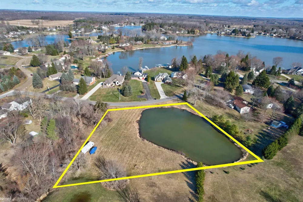 2951 Woodland Drive Hadley Township, MI 48455