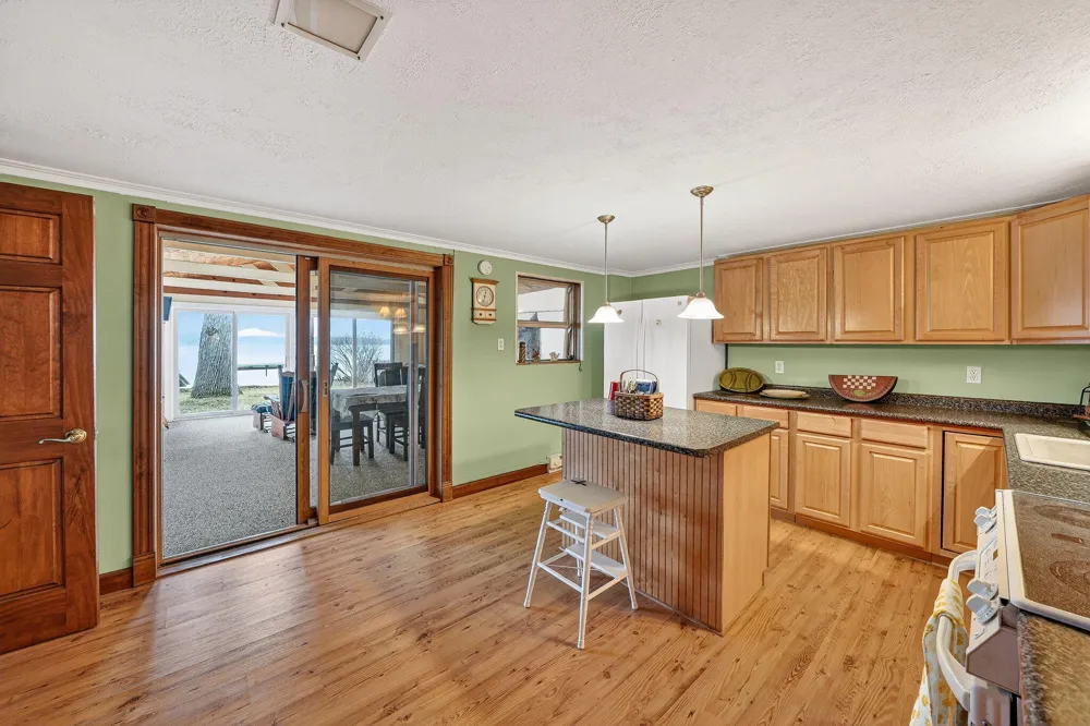 20008 M 60 Park Township, MI 49093