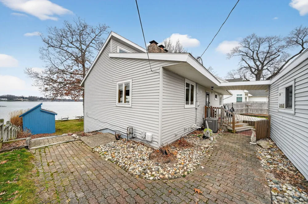 20008 M 60 Park Township, MI 49093