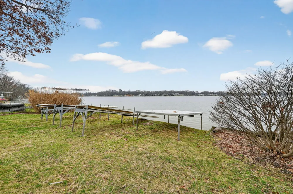 20008 M 60 Park Township, MI 49093