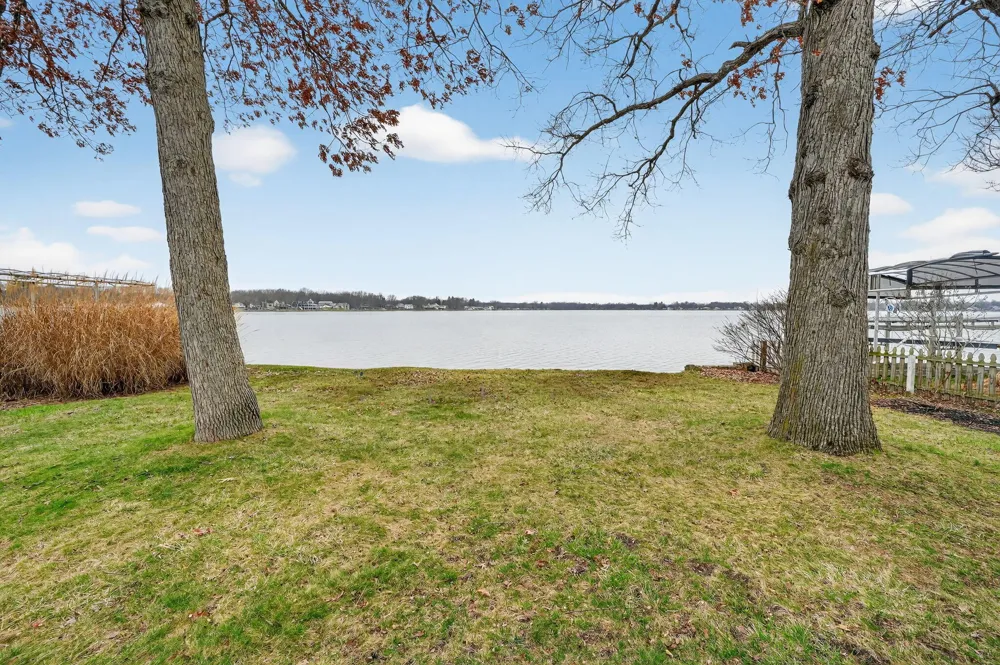 20008 M 60 Park Township, MI 49093