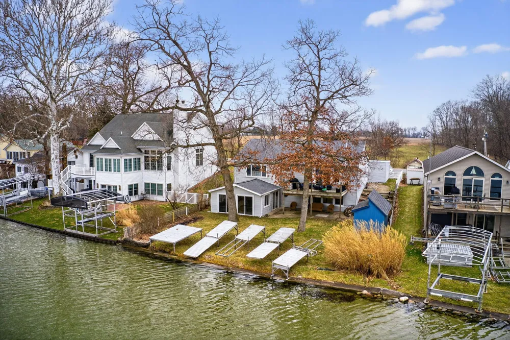 20008 M 60 Park Township, MI 49093