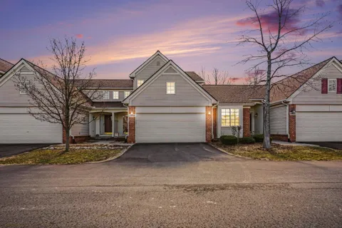 4404 Willow View Court