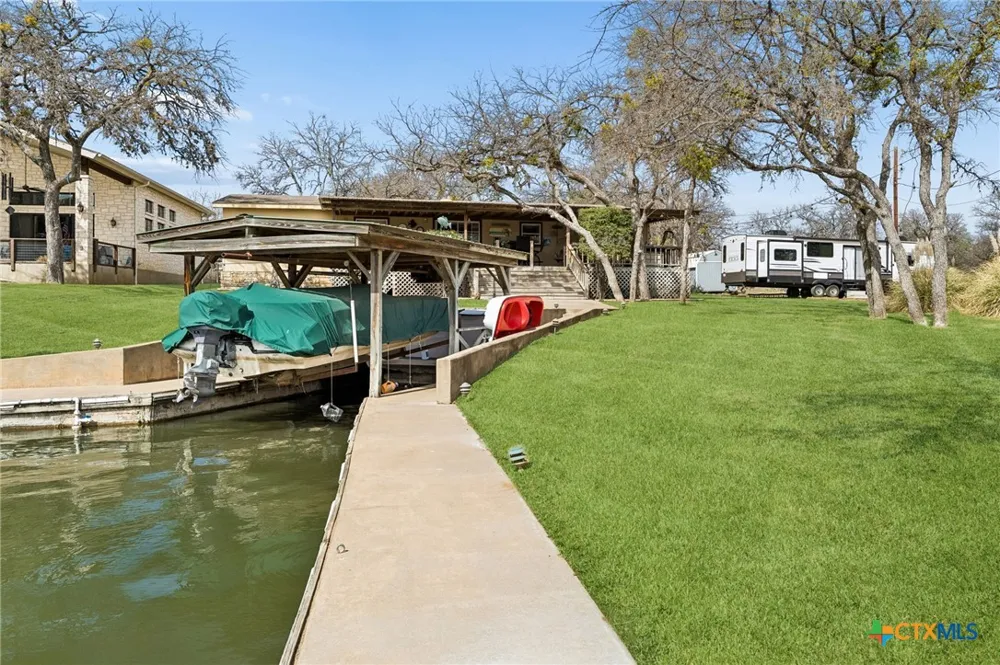 506 Ranch Road 2233 Sunrise Beach, TX 78643