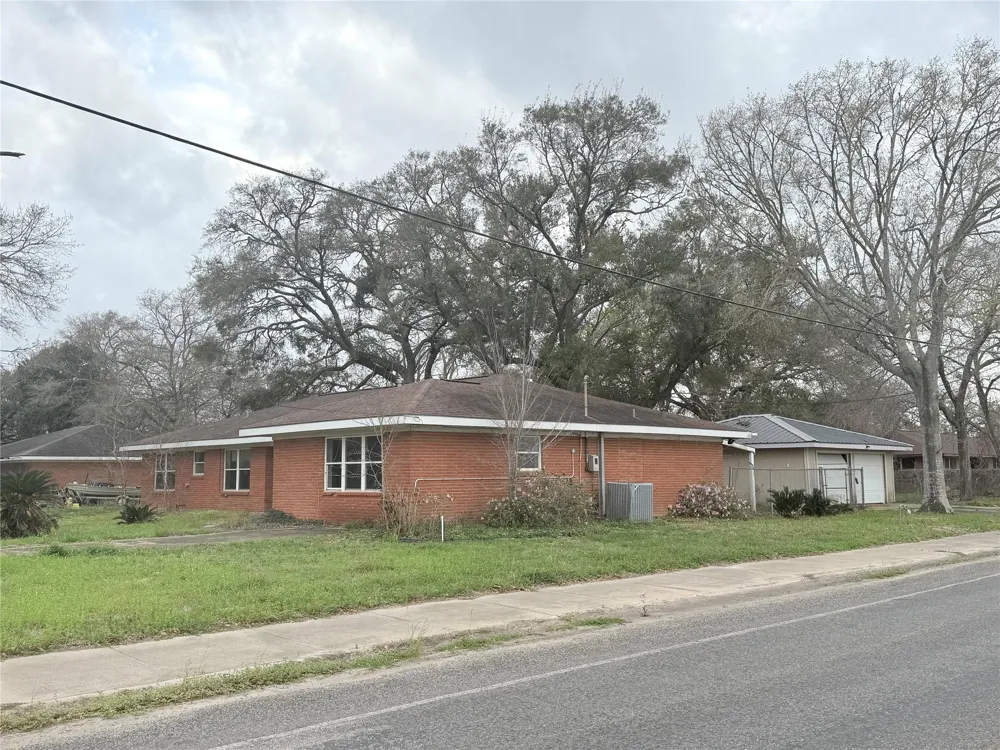 4100 Mockingbird Lane Bay City, TX 77414