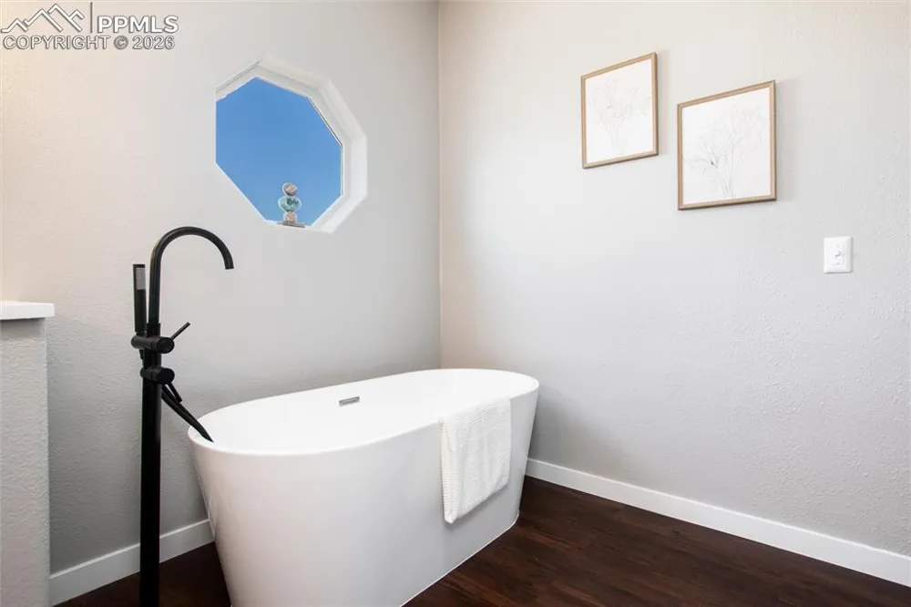 11100 Haskel Creek Road Larkspur, CO 80118