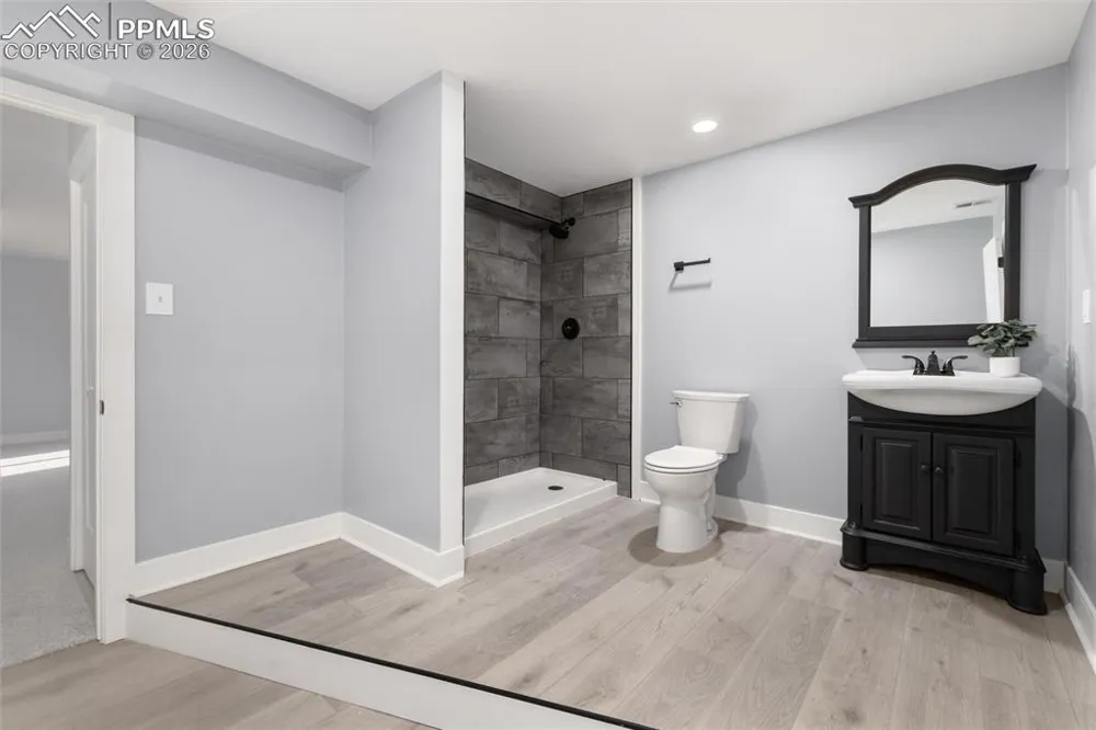 11100 Haskel Creek Road Larkspur, CO 80118