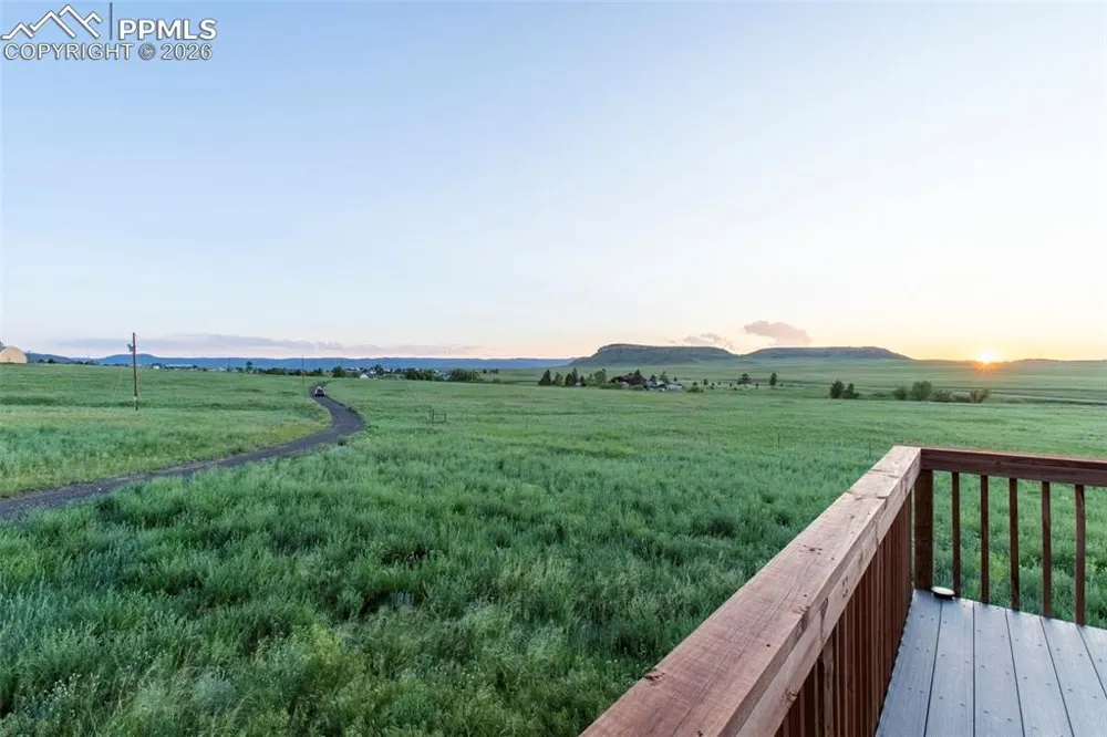 11100 Haskel Creek Road Larkspur, CO 80118