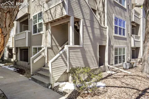 5702 W Asbury Place #102