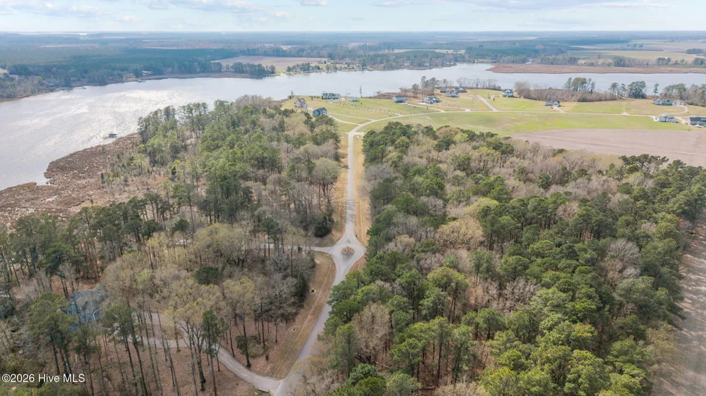 16 Winfield Lane Pinetown, NC 27865