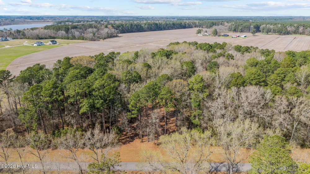 16 Winfield Lane Pinetown, NC 27865