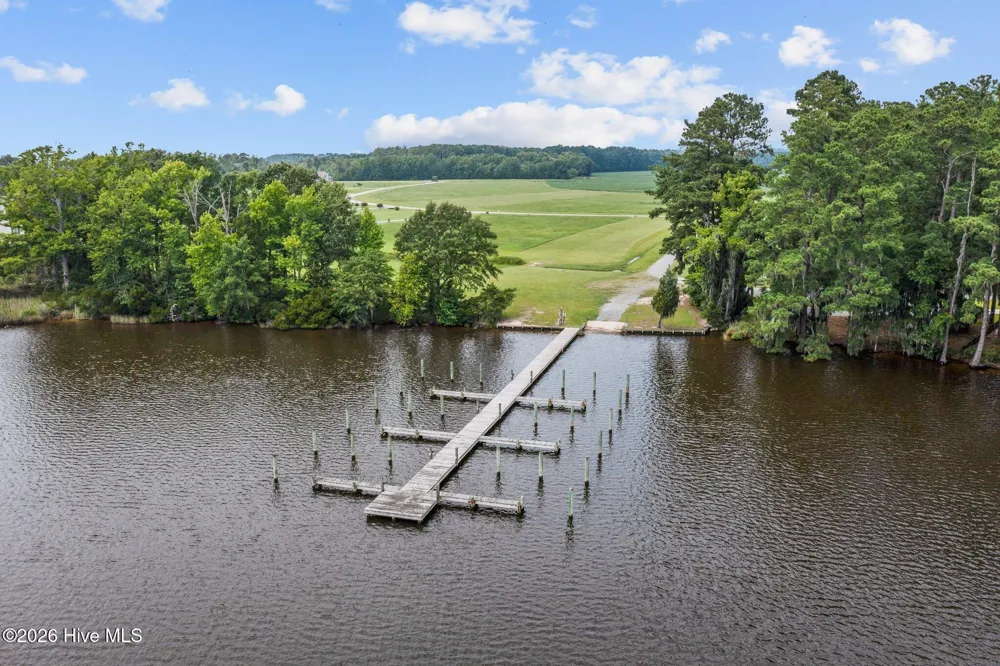 16 Winfield Lane Pinetown, NC 27865