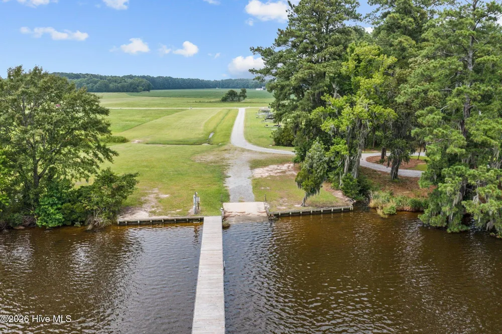 16 Winfield Lane Pinetown, NC 27865