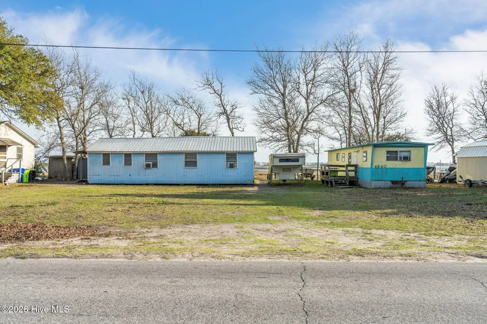 484 Little Kinston Road Surf City, NC 28445
