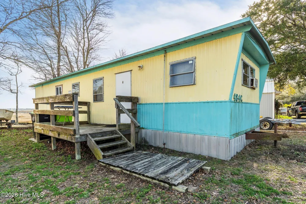 484 Little Kinston Road Surf City, NC 28445