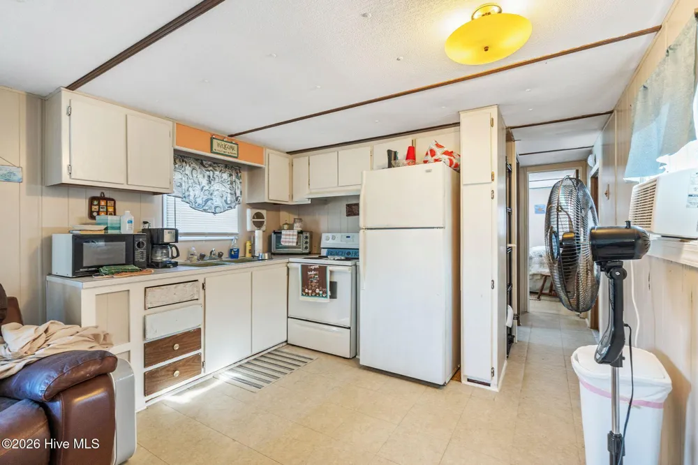 484 Little Kinston Road Surf City, NC 28445