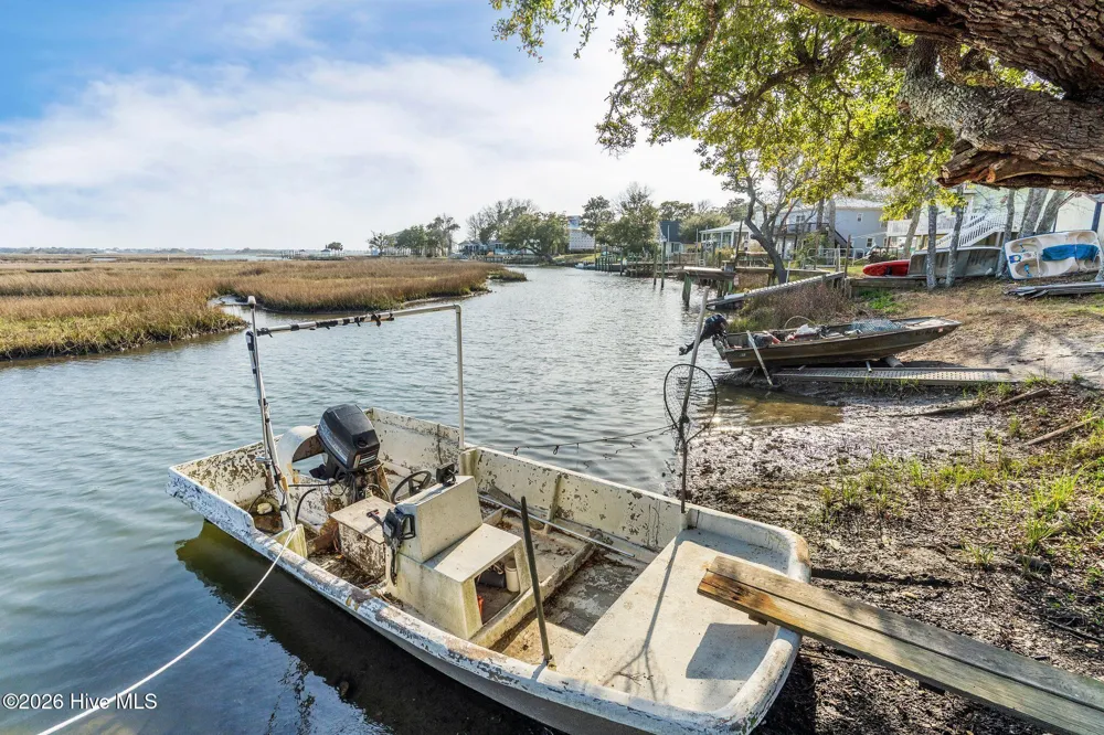 484 Little Kinston Road Surf City, NC 28445