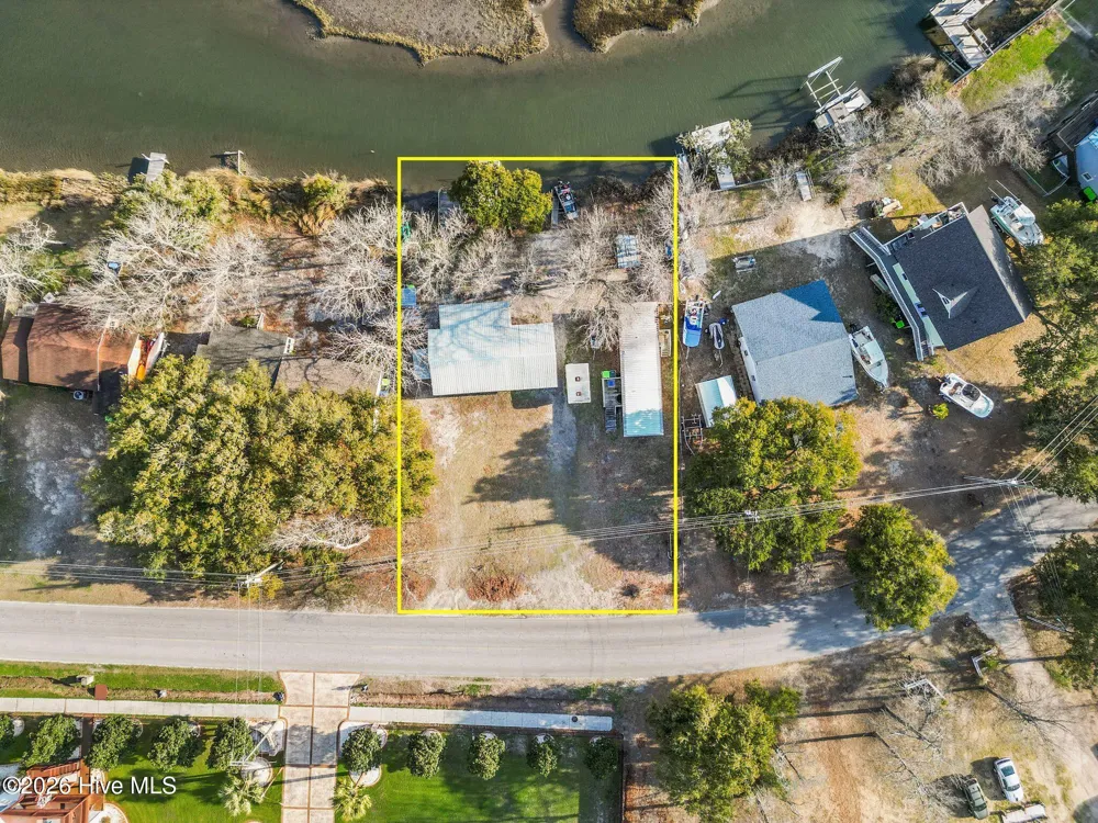 484 Little Kinston Road Surf City, NC 28445