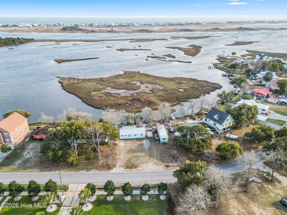 484 Little Kinston Road Surf City, NC 28445