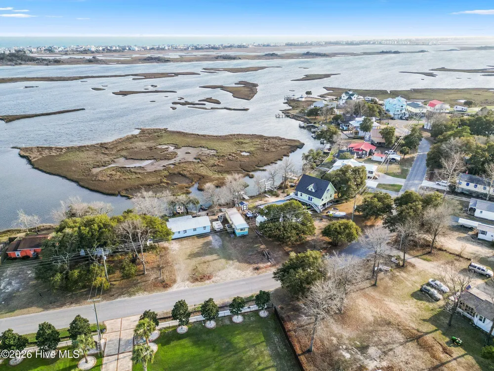 484 Little Kinston Road Surf City, NC 28445