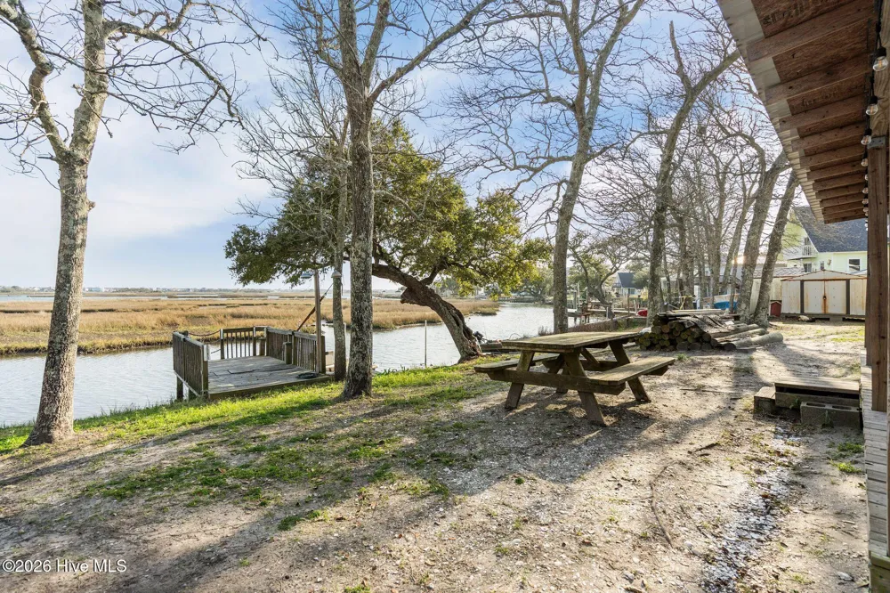 484 Little Kinston Road Surf City, NC 28445