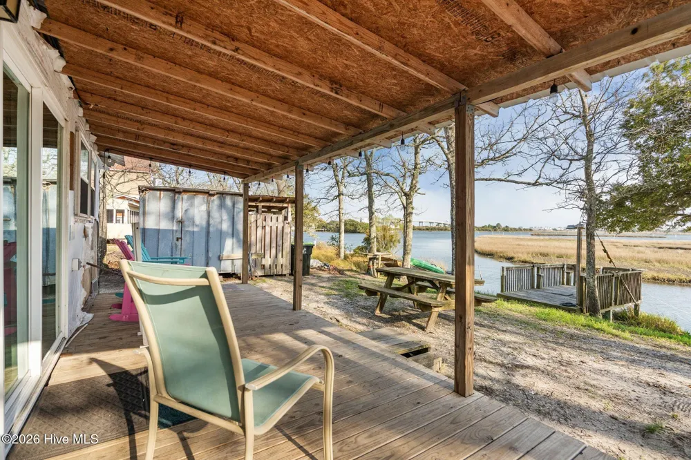 484 Little Kinston Road Surf City, NC 28445