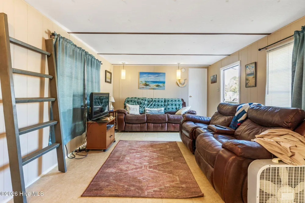 484 Little Kinston Road Surf City, NC 28445