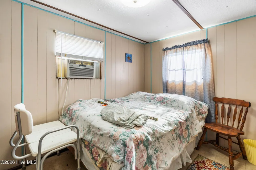 484 Little Kinston Road Surf City, NC 28445