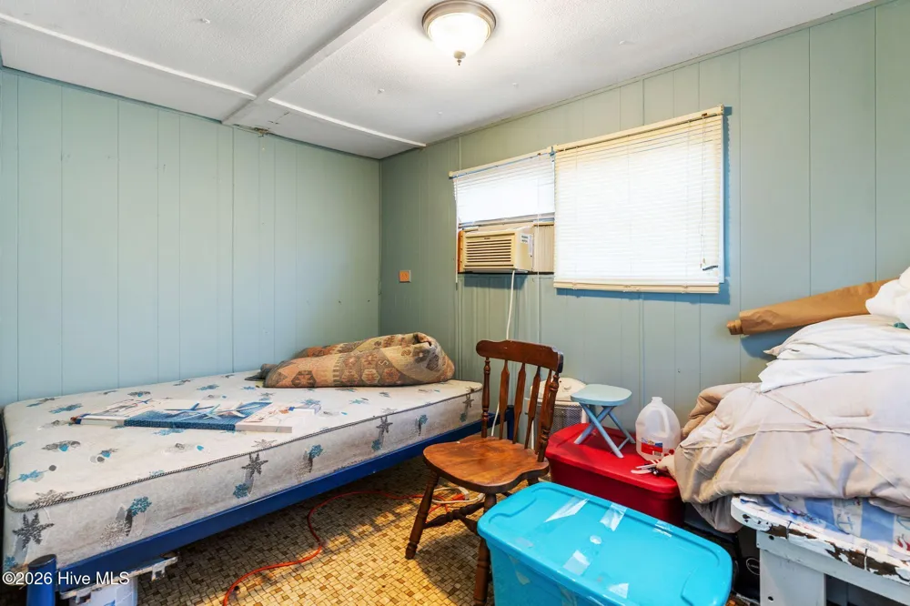 484 Little Kinston Road Surf City, NC 28445