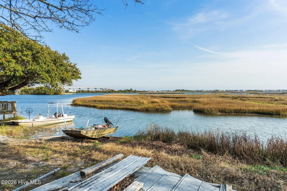 484 Little Kinston Road Surf City, NC 28445