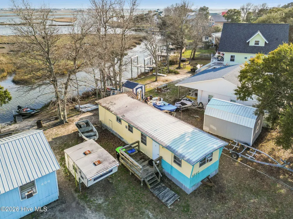 484 Little Kinston Road Surf City, NC 28445