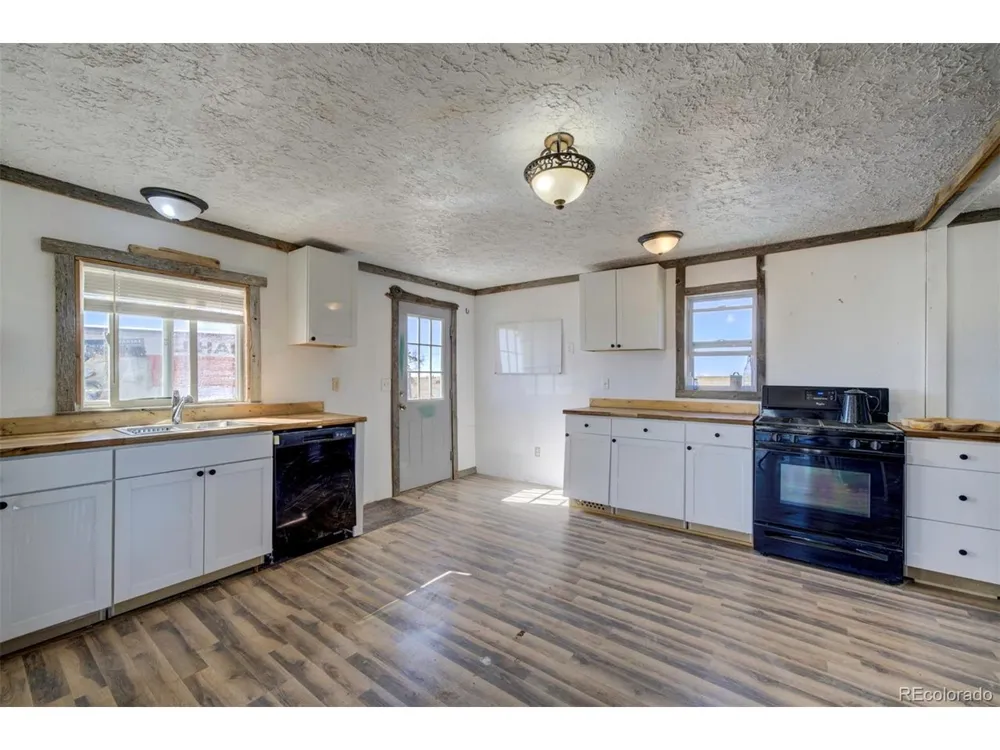 10573 County Road 165 Matheson, CO 80830