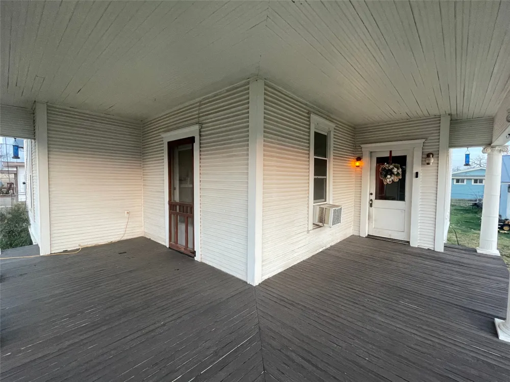 215 W Main Street Lometa, TX 76853