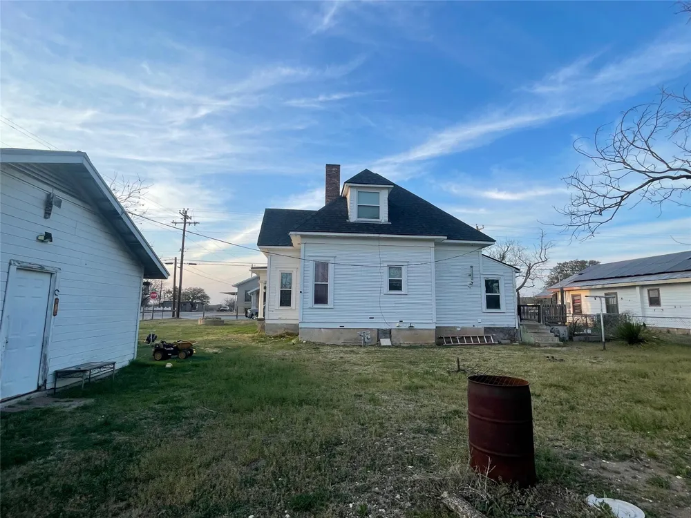 215 W Main Street Lometa, TX 76853