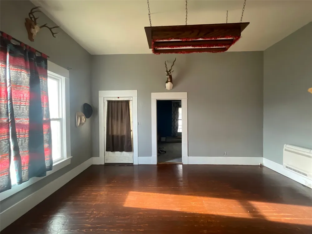215 W Main Street Lometa, TX 76853