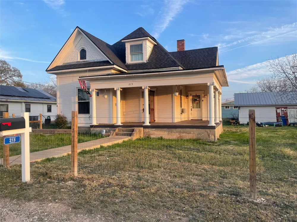 215 W Main Street Lometa, TX 76853