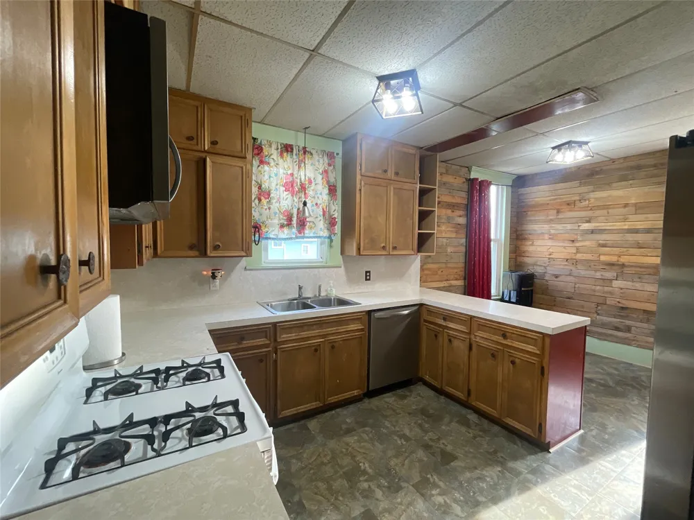215 W Main Street Lometa, TX 76853