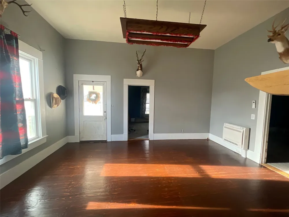 215 W Main Street Lometa, TX 76853
