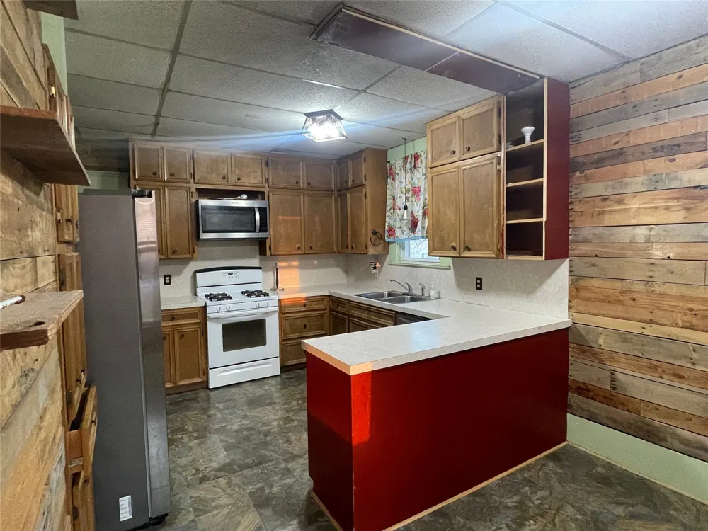 215 W Main Street Lometa, TX 76853