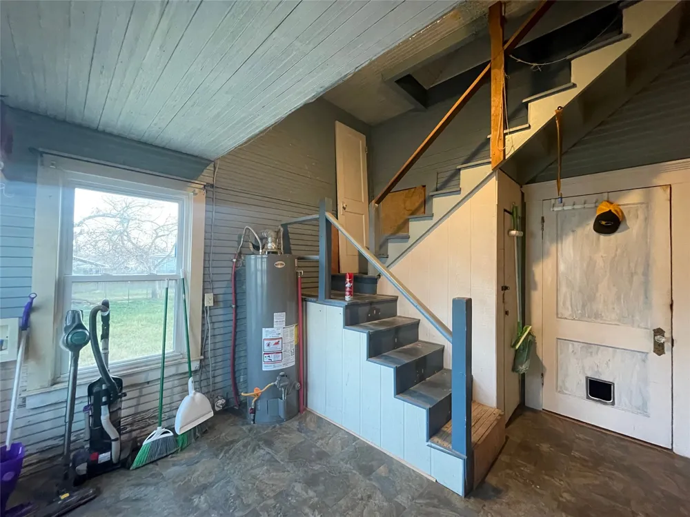 215 W Main Street Lometa, TX 76853