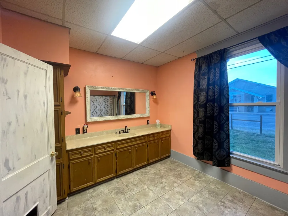 215 W Main Street Lometa, TX 76853