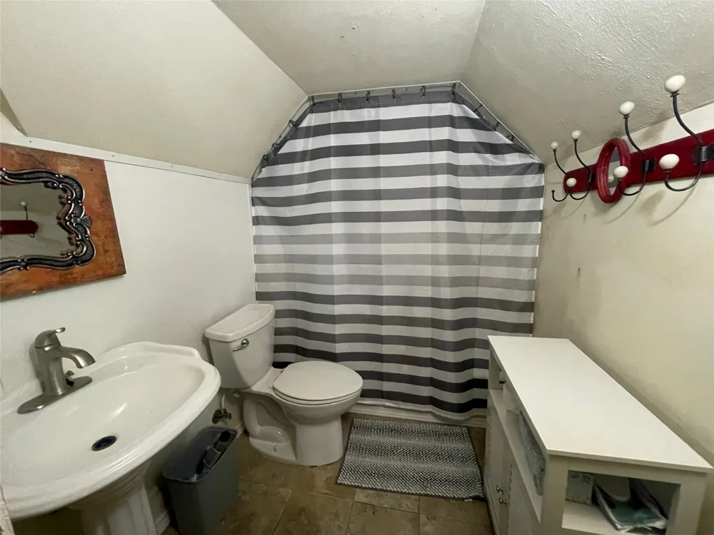 215 W Main Street Lometa, TX 76853