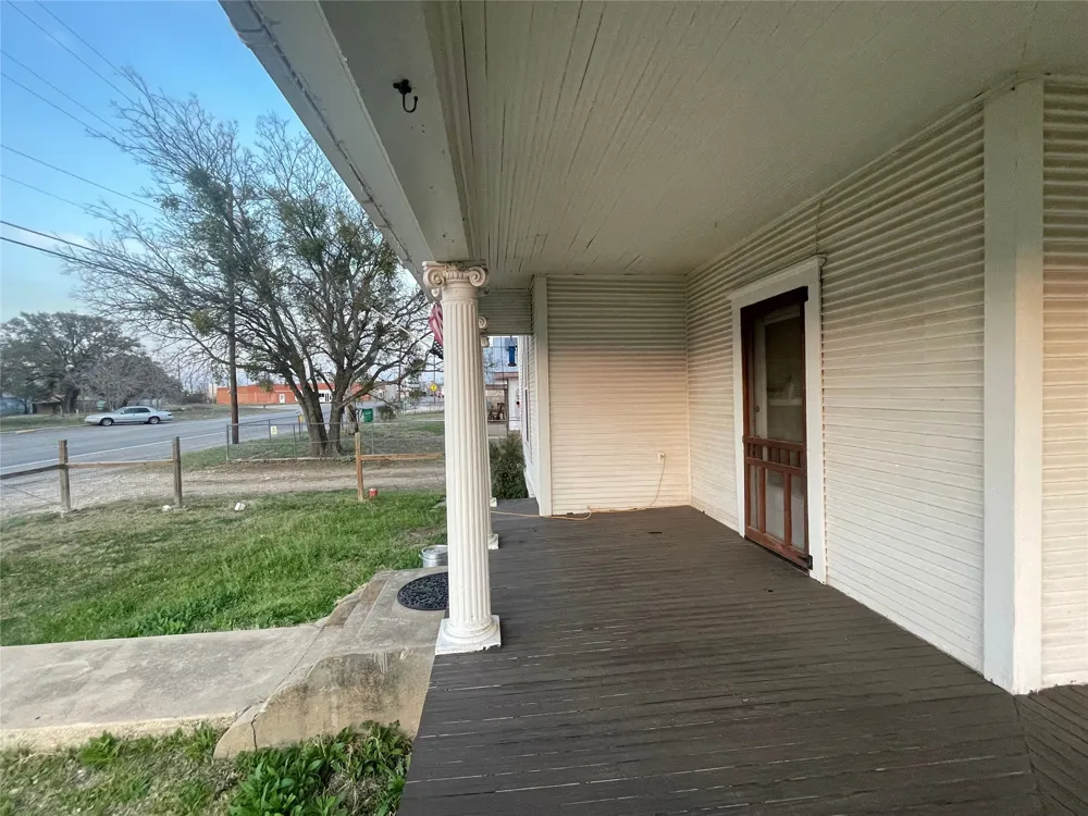 215 W Main Street Lometa, TX 76853